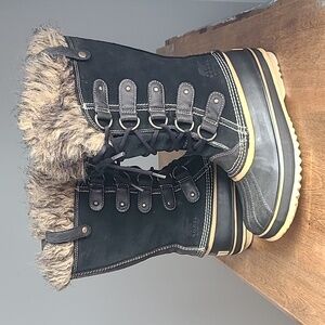 Sorel Joan of Arctic Lace-up Winter Boots